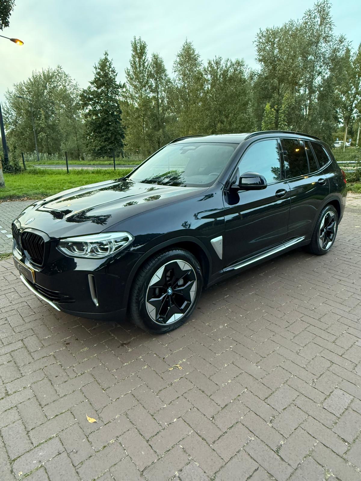 BMW iX3 — exterieur na de detailing
