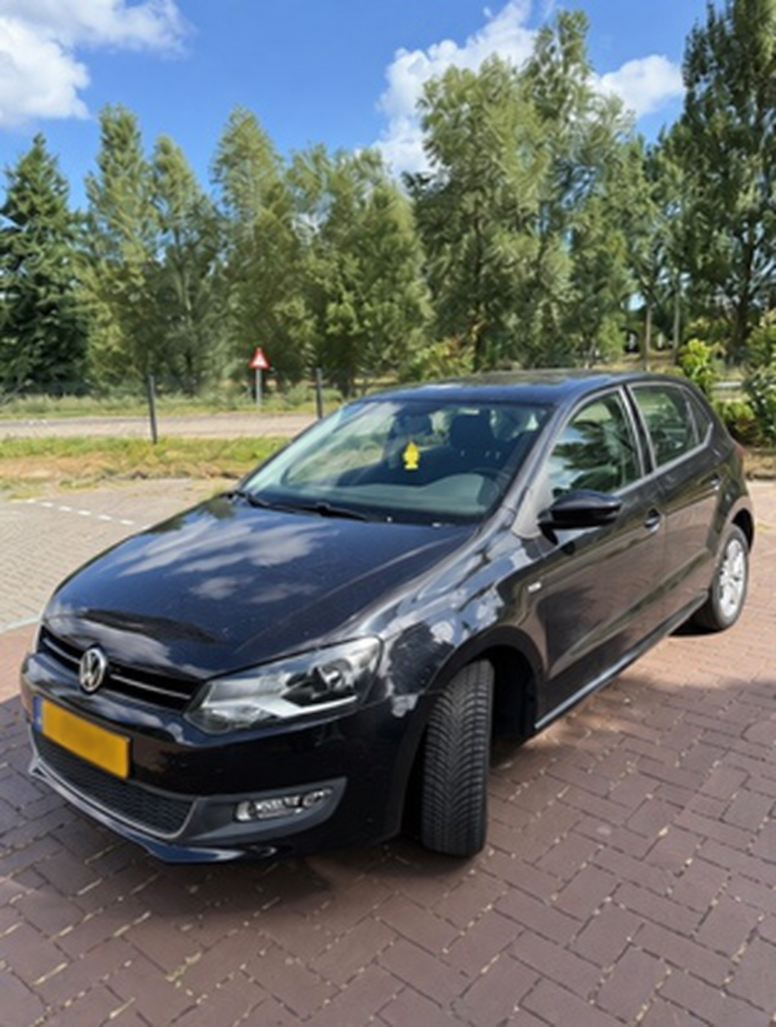 Volkswagen Polo · glans vanuit een andere hoek bij FourSeasons Car Detailing